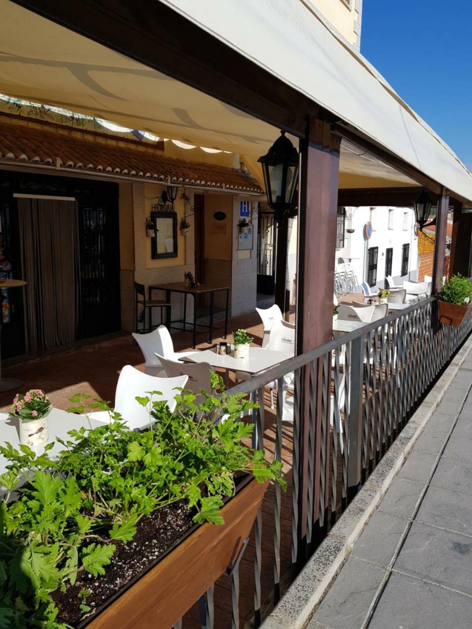 Hotel Carvajal Torrejon el Rubio Exterior photo